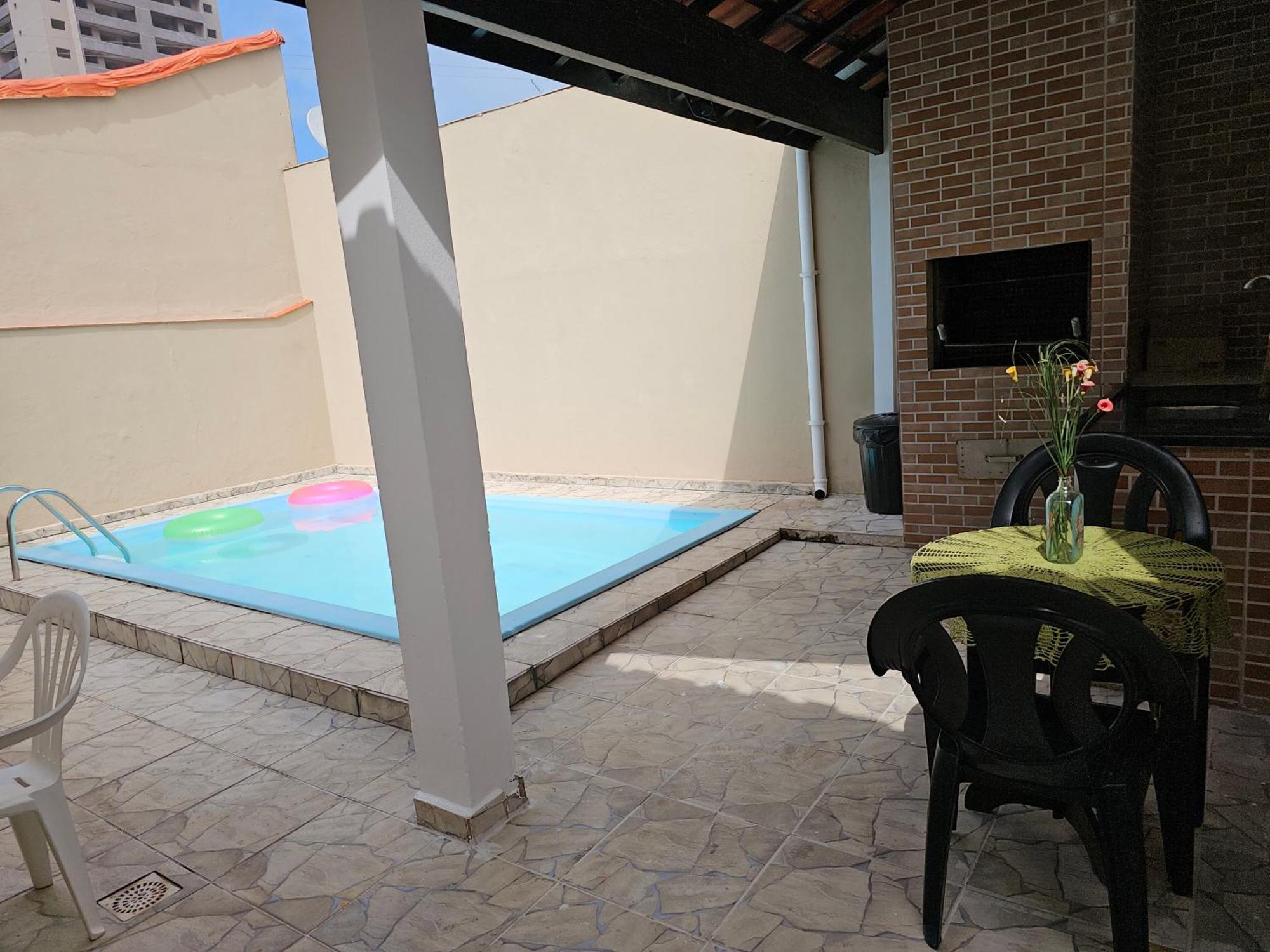 Casa Maravilhosa E Ampla Pe Na Areia Com Piscina, Area Gourmet Com Churrasqueira Em Deck Coberto Frente A Piscina, 4 Quartos Confortaveis E Espacosos, Sendo 2 Suites, Cozinha Americana E Sala De Jantar, Ampla Garagem Para 6 Carros - Mercado Na Rua Da Praia Grande  Exterior photo